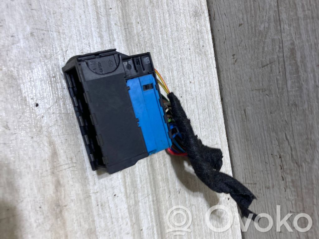 BMW X3 E83 Front door wiring loom 