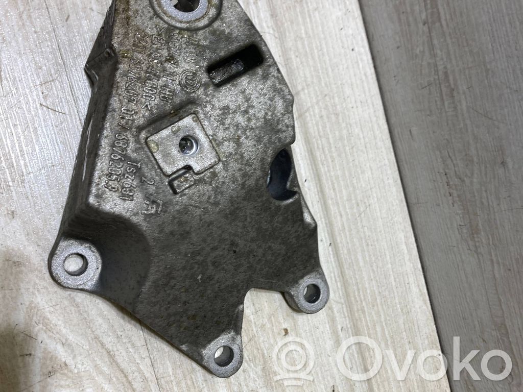 BMW 3 G20 G21 Engine mounting bracket 