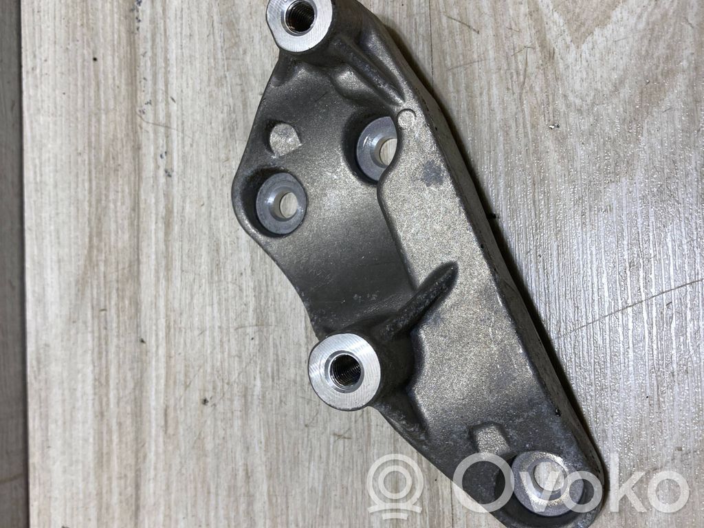 BMW 1 F70 Engine mounting bracket 