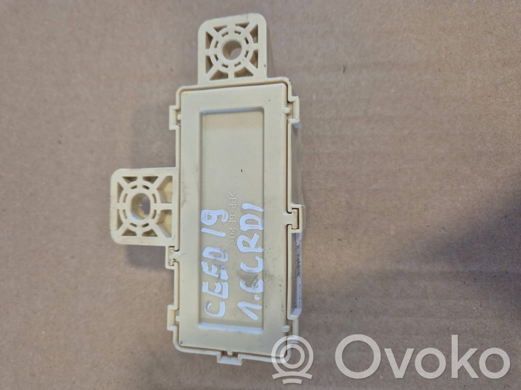 KIA Ceed Fuse module 
