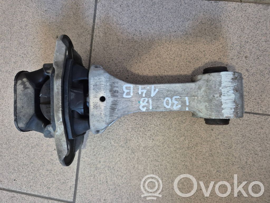 Hyundai i30 Gearbox mounting bracket 