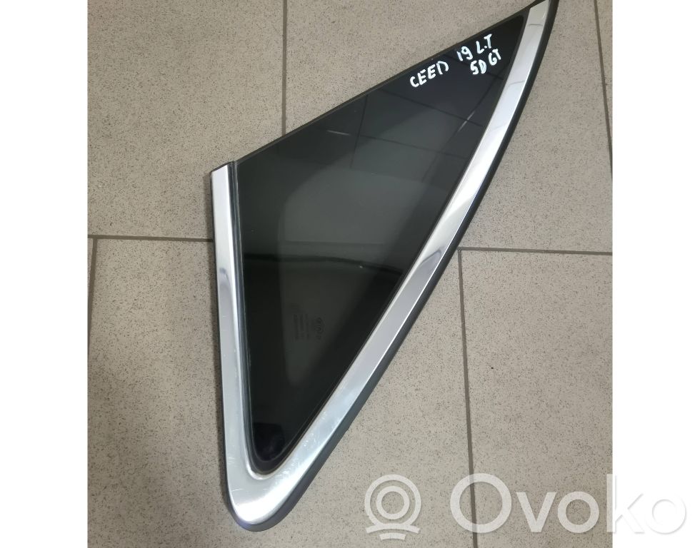 KIA Ceed Rear side window 