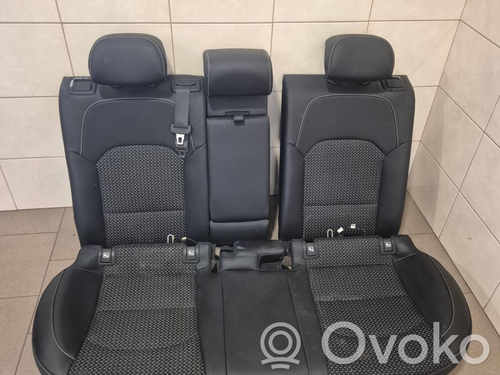 Segunda fila de asientos