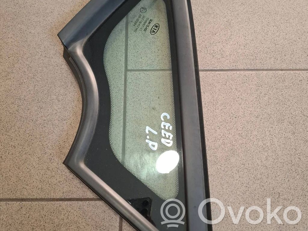 KIA Ceed Front triangle window/glass 