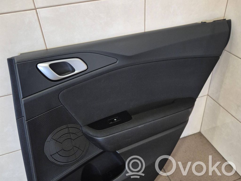 KIA Ceed Apšuvums aizmugurējām durvīm 