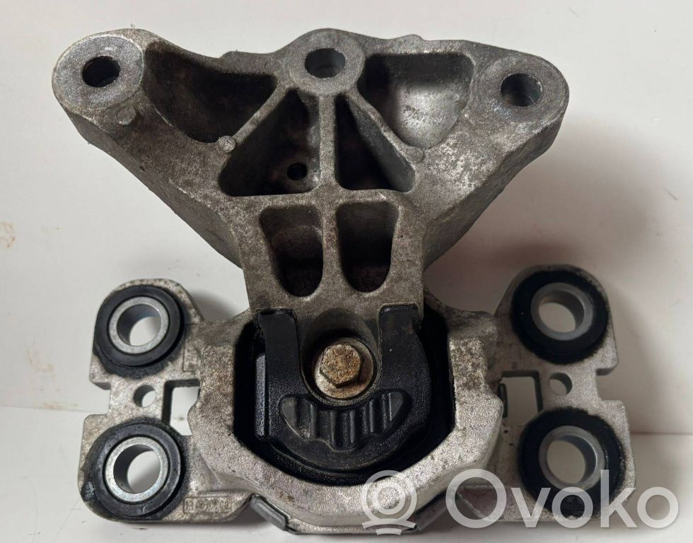 Volvo V60 Engine mounting bracket 