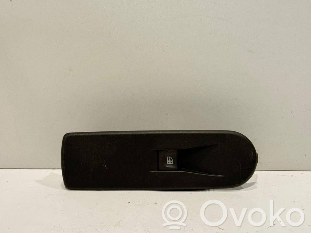 Renault Clio IV Electric window control switch 