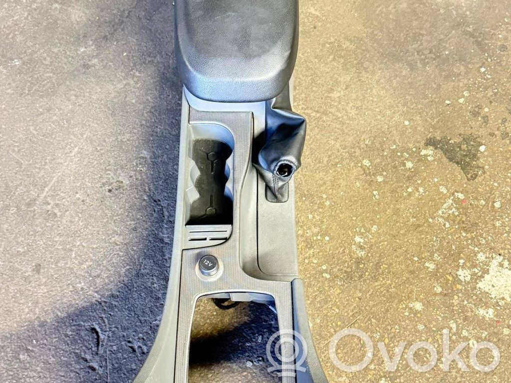 Ford Focus Centrālā konsole 
