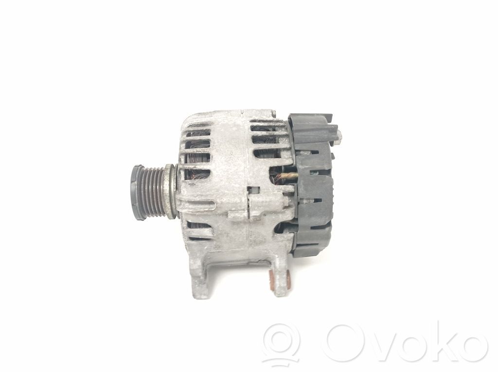 Audi A4 S4 B9 Ģenerators 