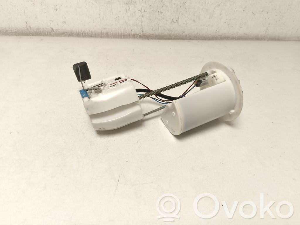 Toyota Yaris Bomba interna de combustible 