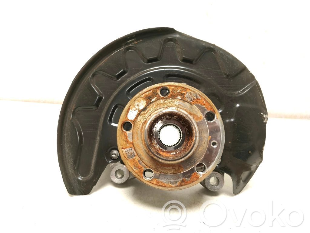 Volkswagen Golf VIII Front wheel hub 