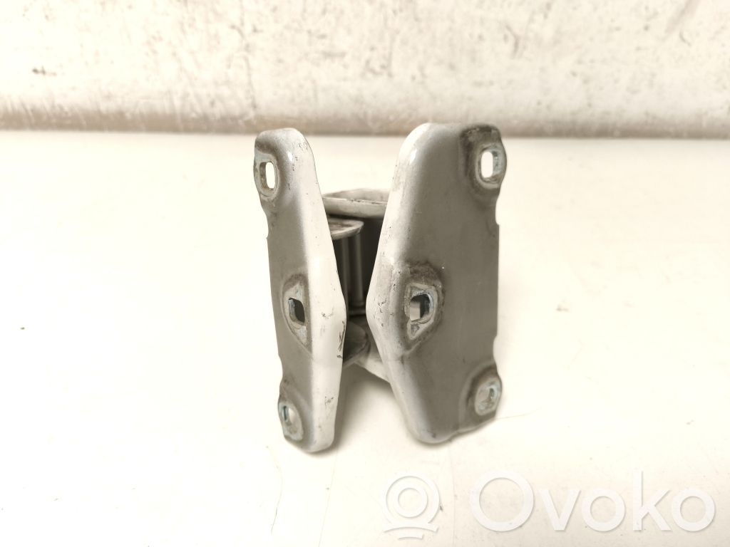 Loading door upper hinge   904006707R,93458938