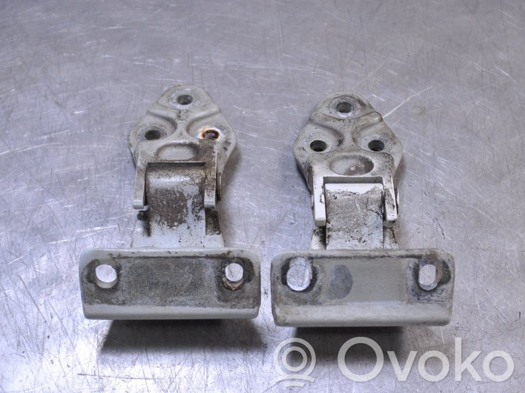 Renault Master II Front door upper hinge 
