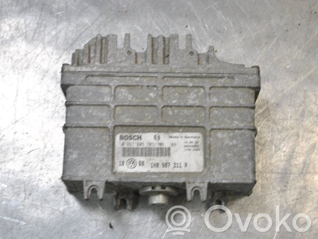 Volkswagen PASSAT B4 Injection control unit/module 
