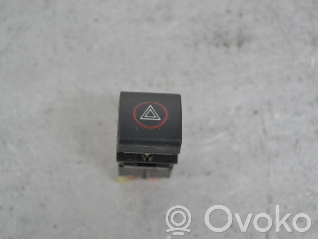 Botón interruptor de luz de peligro