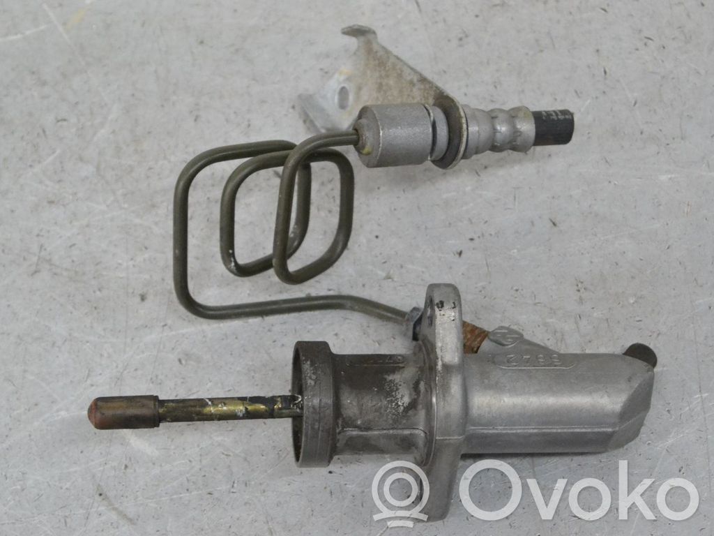 Clutch slave cylinder   6642