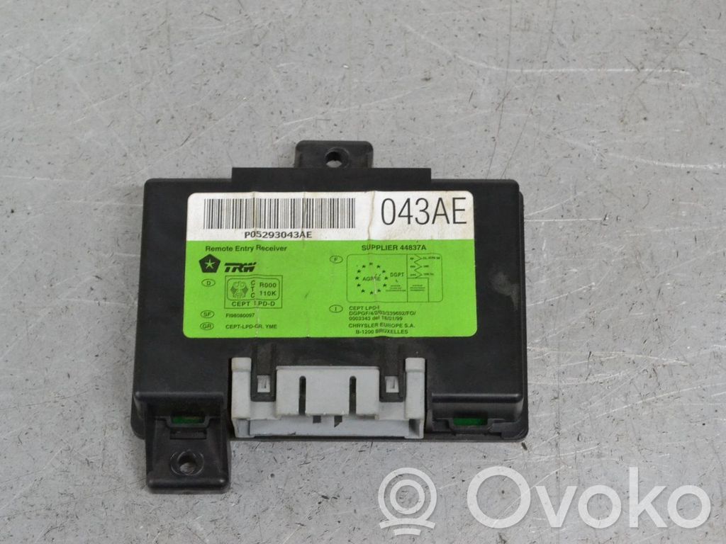 Door central lock control unit/module   05293043AE