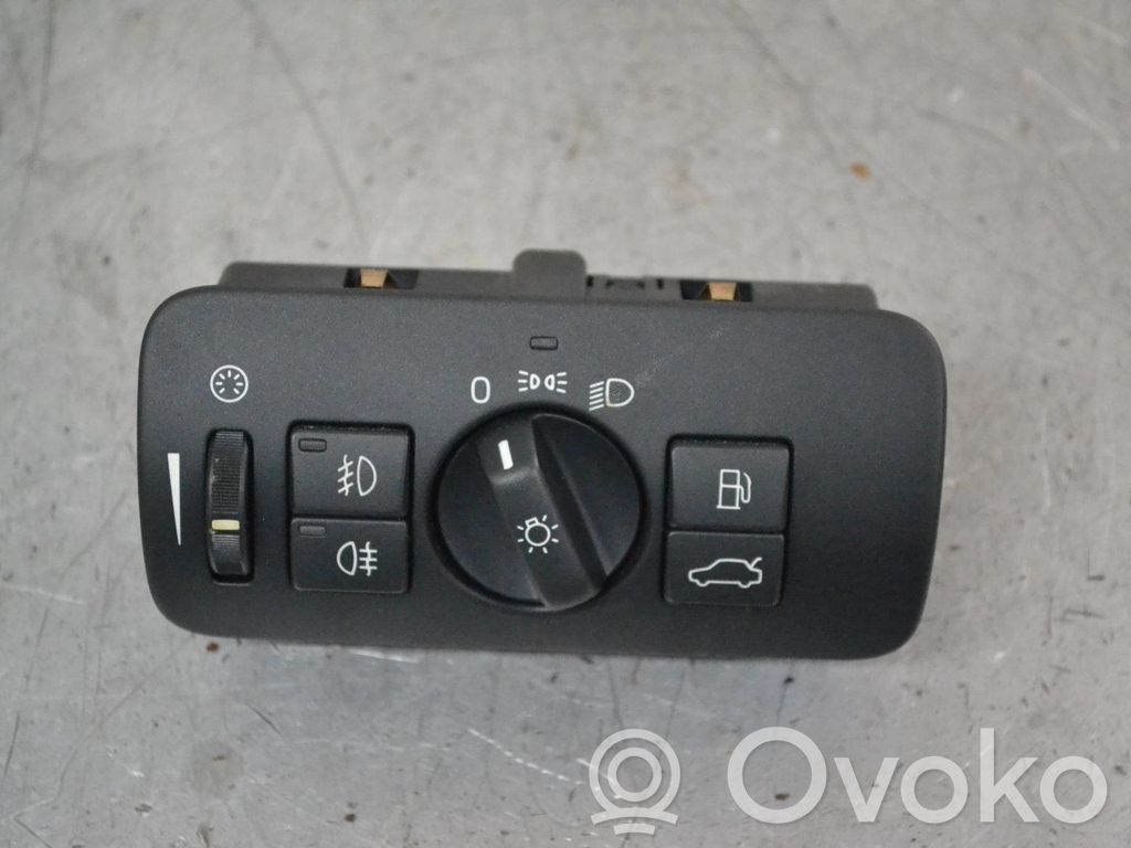 Light switch   30739402
