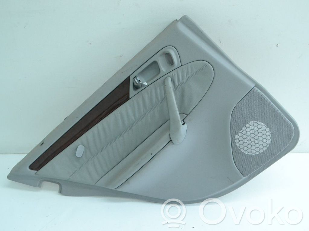 Mercedes-Benz C W203 Etuoven verhoilu 