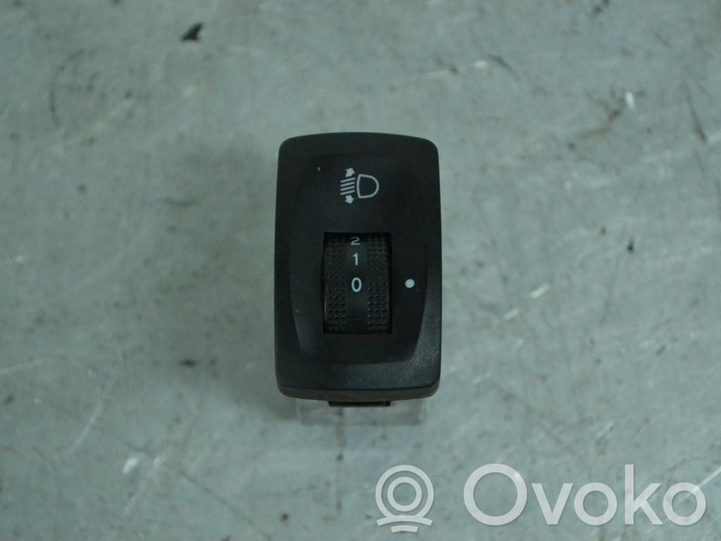 Hyundai H-1, Starex, Satellite Light switch 