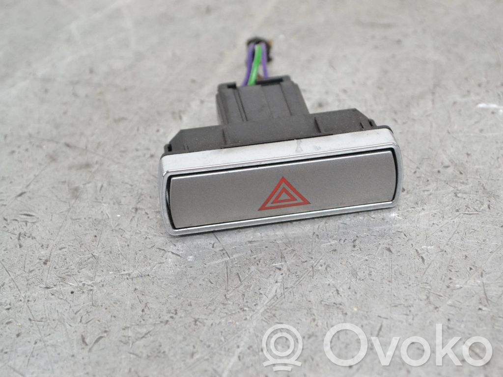 Hazard light switch   D3L0A