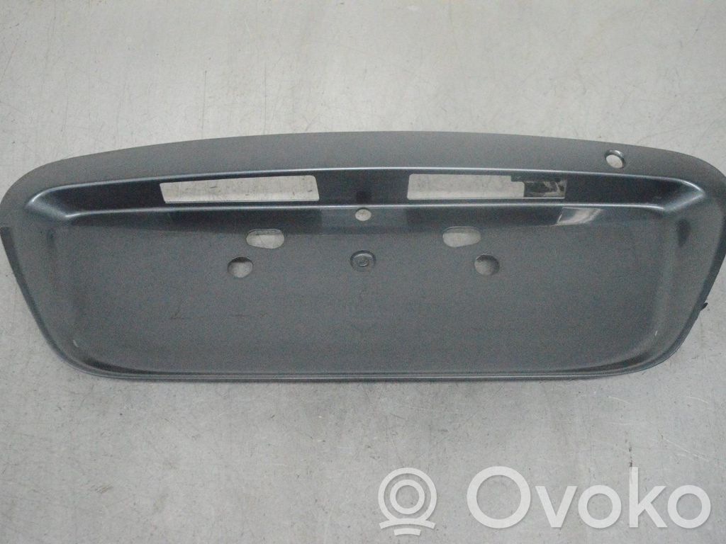 Tailgate trim   MR379016