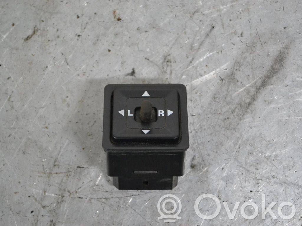 Mitsubishi L200 Wing mirror switch 
