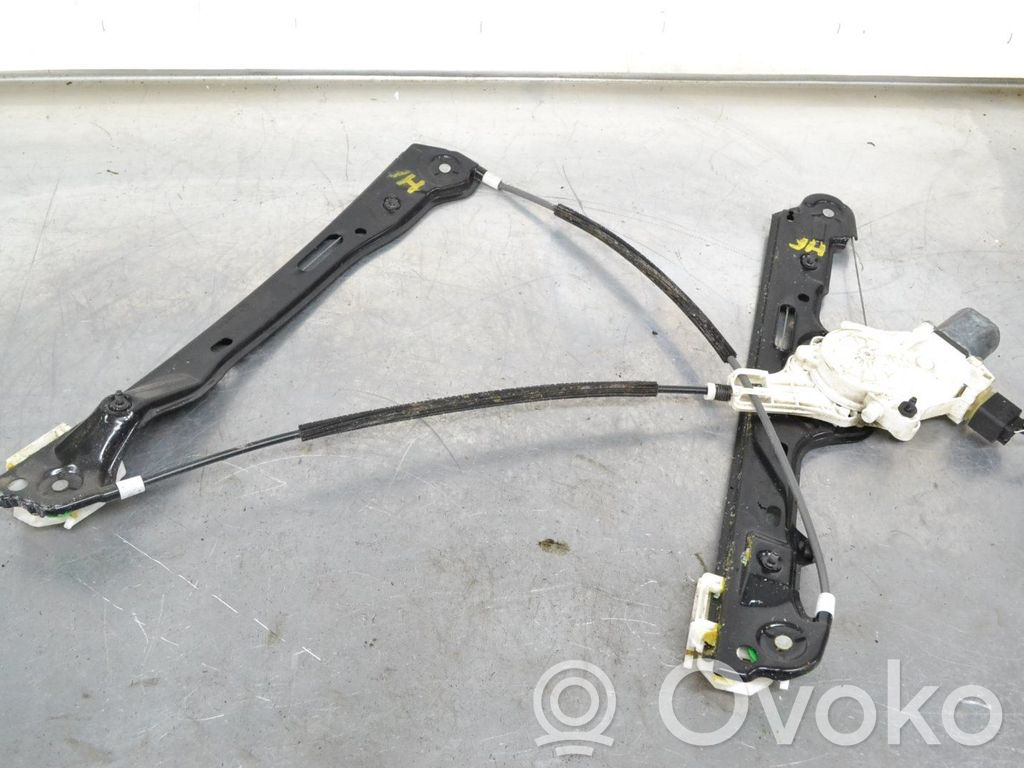 BMW 1 E81 E87 Front door window regulator with motor 