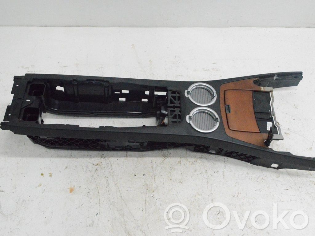 Armrest   51168223326