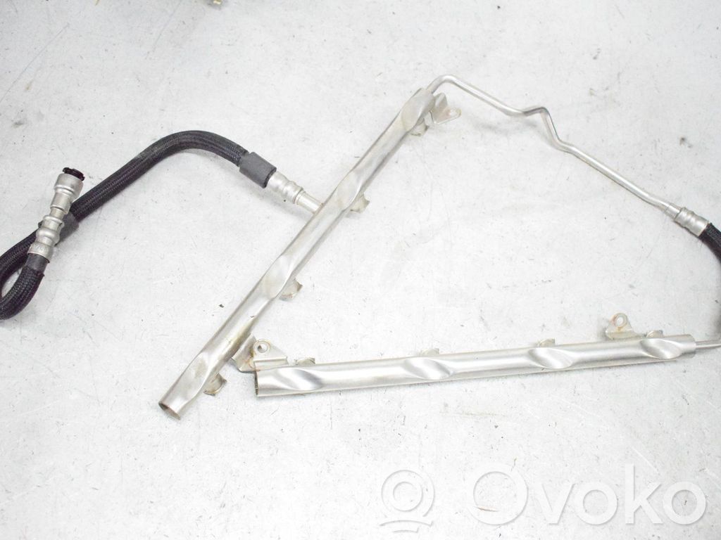 BMW 3 E92 E93 Polttoainepääputki 