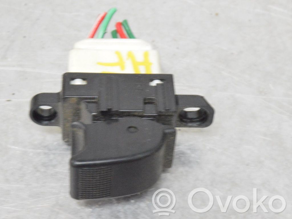 Electric window control switch   3583D35