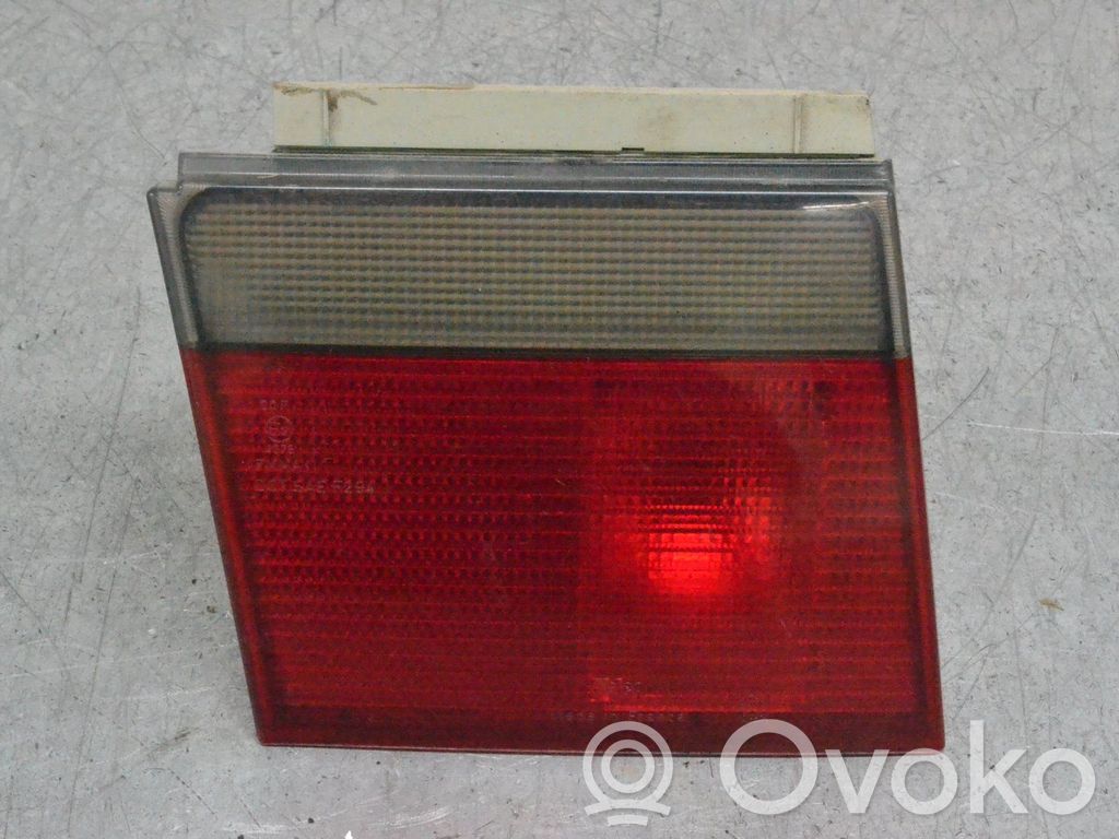 Saab 9000 CD Aizmugurējais lukturis pārsegā 