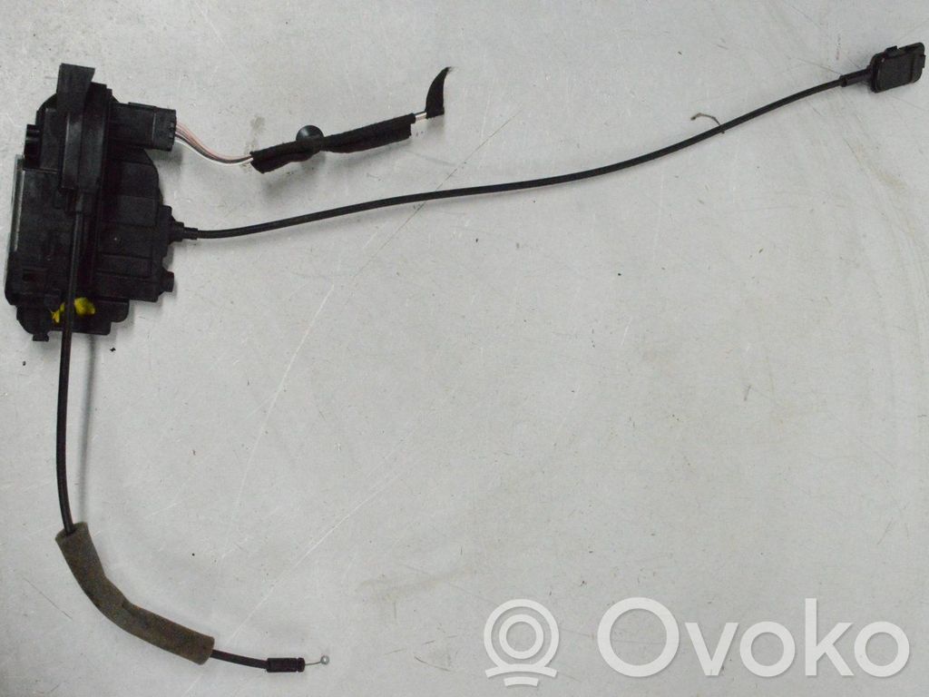 Renault Clio III Rear door lock 