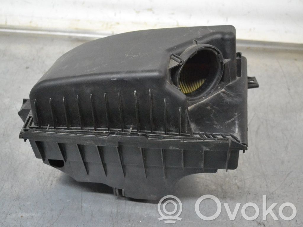 Air filter box   8638963