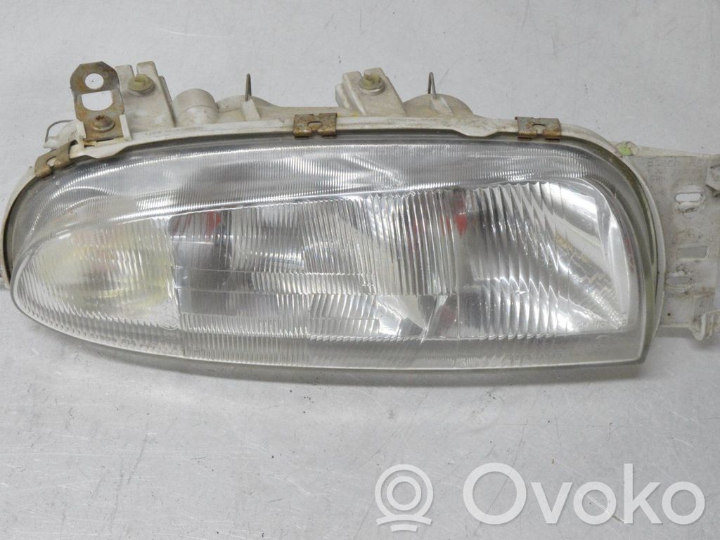 Ford Fiesta Headlight/headlamp 