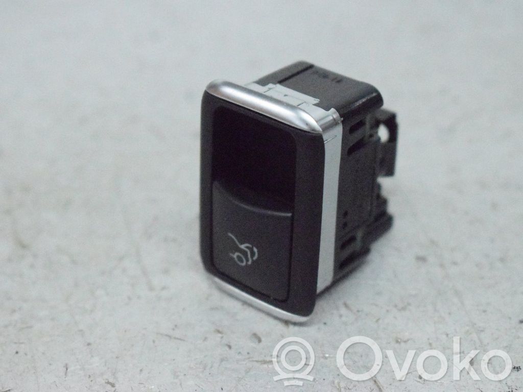 Mercedes-Benz C W204 Tailgate/boot open switch button 