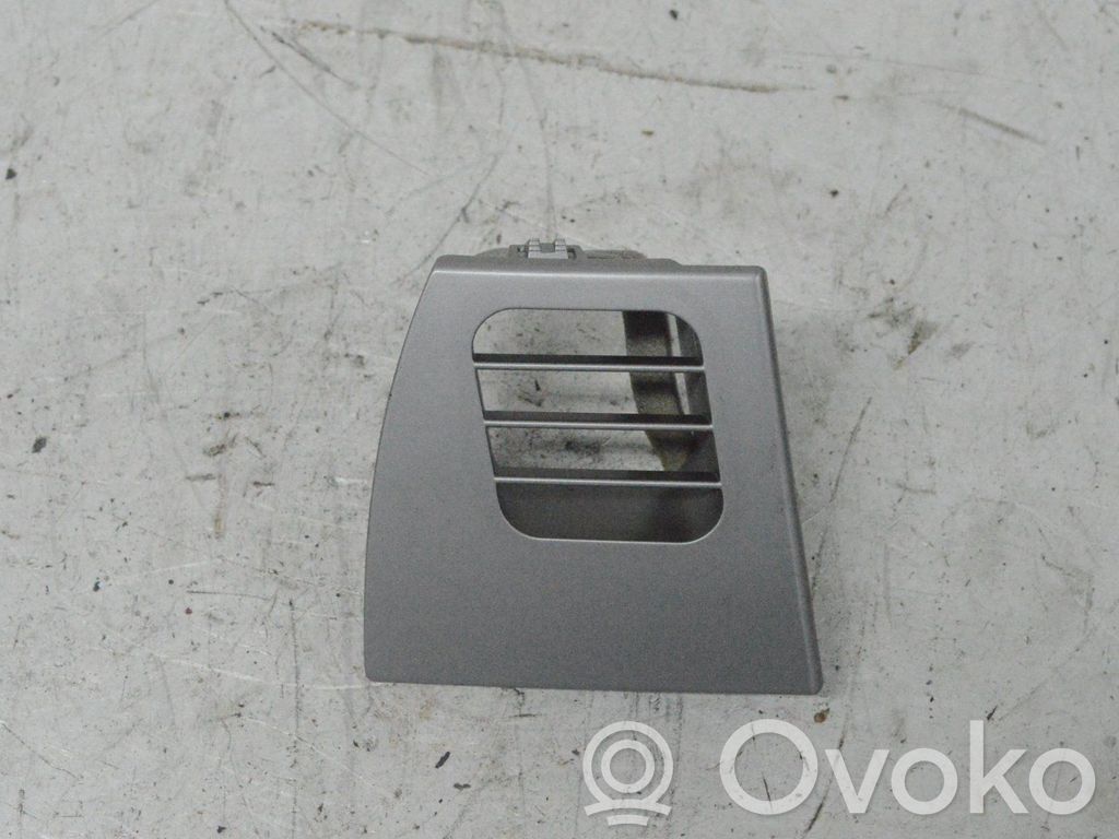 Rejilla de ventilación central del panel   64227007147