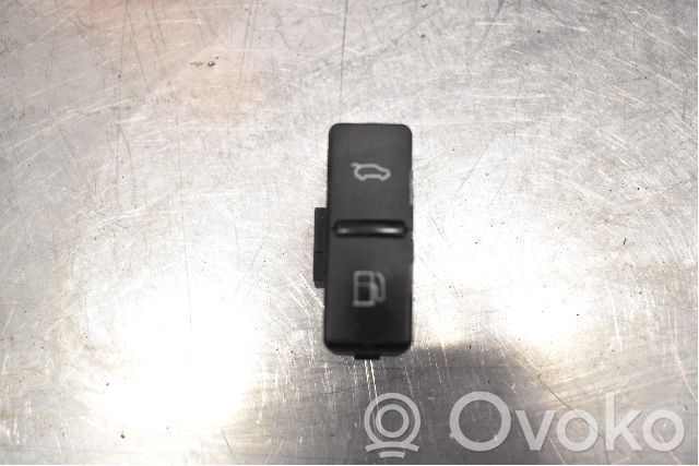 Tailgate/boot open switch button   28387