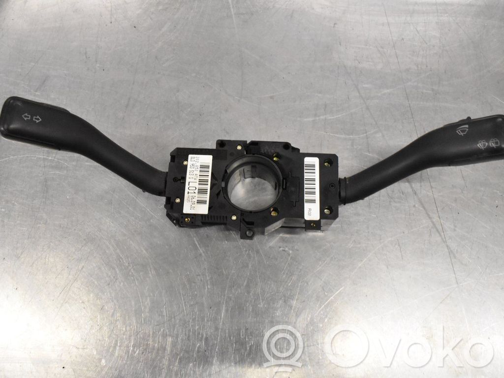 Skoda Fabia Mk1 (6Y) Commodo, commande essuie-glace/phare 