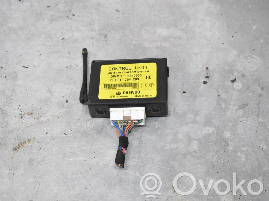 Chevrolet Kalos Relé de la alarma 