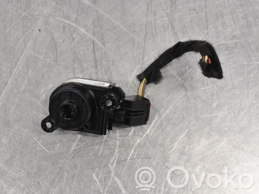 Ohjauspyörän lukitus   20939745