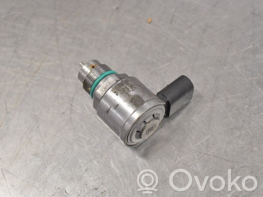Régulateur de pression de carburant   04L130764D,04L130764C,04L130764C