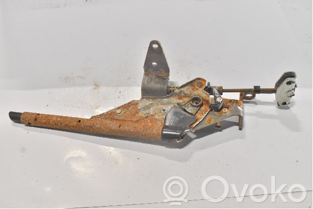 Hand brake release handle   6770130