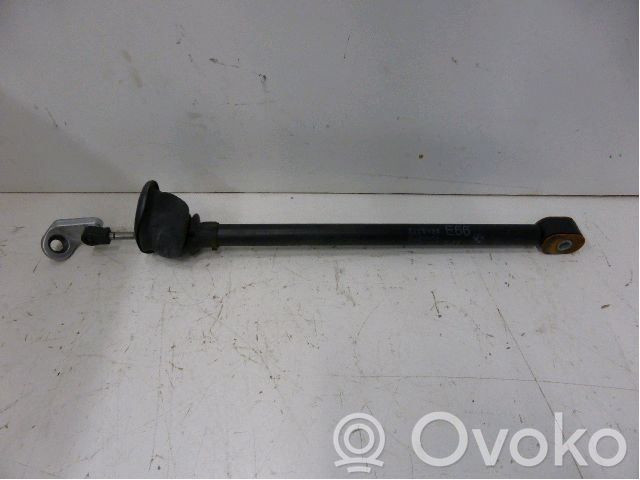 BMW 7 E65 E66 Takaoven pidätin 