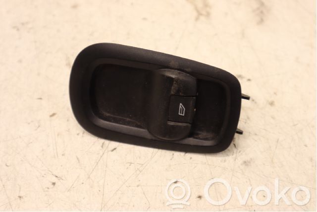 Przyciski szyb   BM5T14529BA
