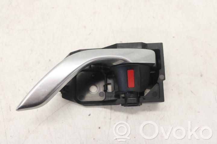 Manecilla interna puerta delantera   T8315LH