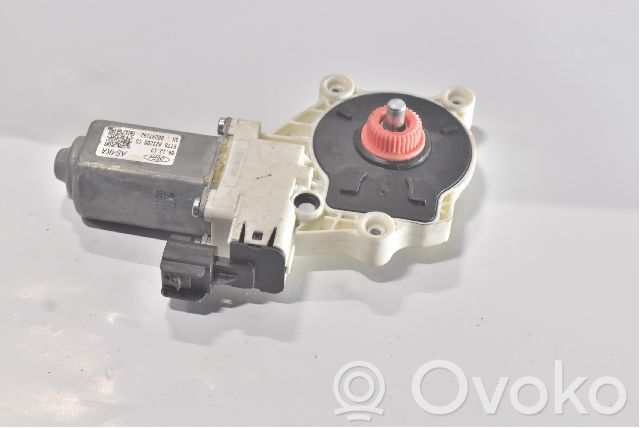 Ford Transit Courier Motor del regulador de la ventanilla de la puerta delantera
