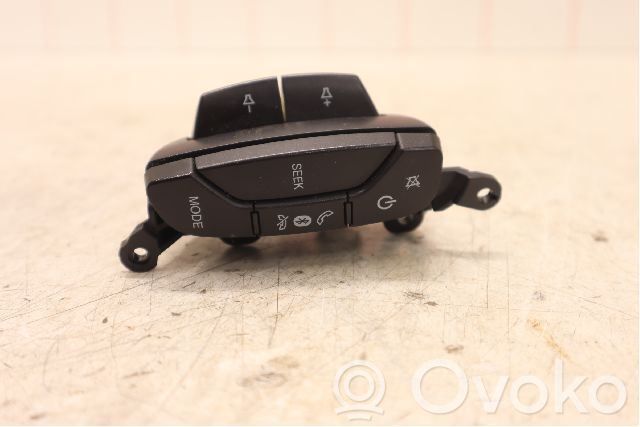 Chevrolet Captiva Кнопки рулевого колеса 