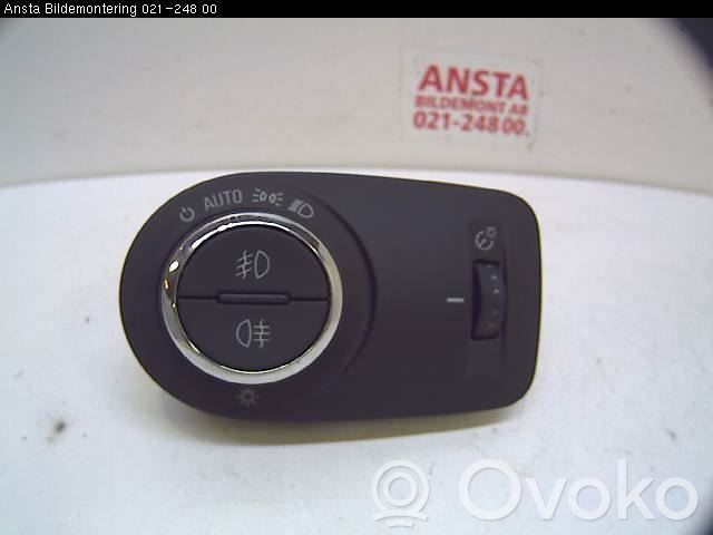 Light switch   12772186