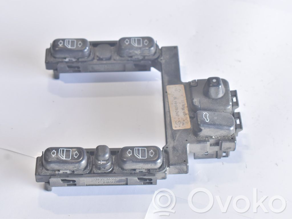 Mercedes-Benz E W210 Electric window control switch 